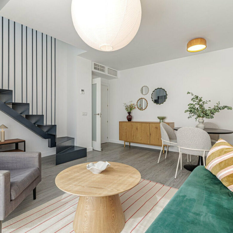 FOR SALE 🏡 Duplex Penthouse with 84 m² Private Solarium, Walk to Beach and Old Town – Estepona Town, Estepona 🇪🇸