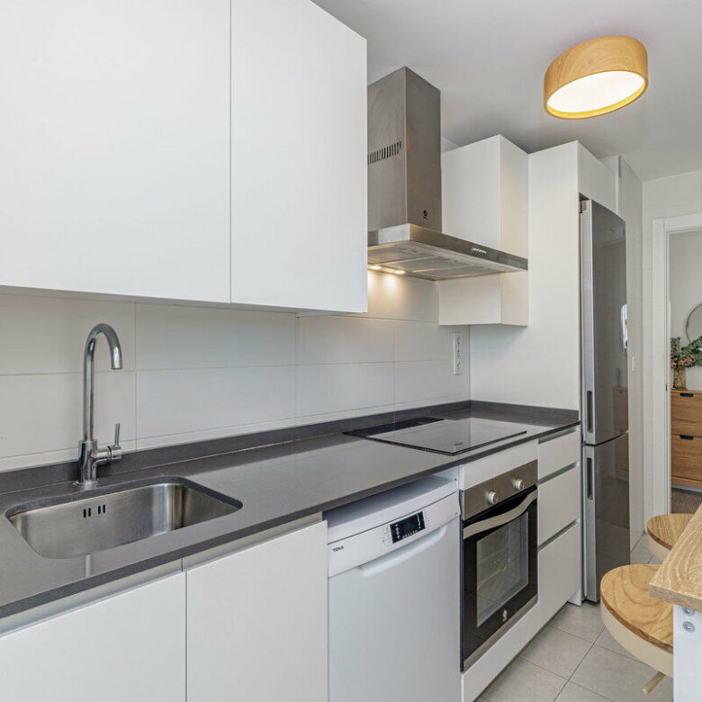 FOR SALE 🏡 Duplex Penthouse with 84 m² Private Solarium, Walk to Beach and Old Town – Estepona Town, Estepona 🇪🇸