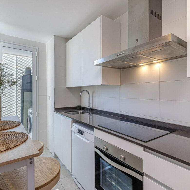 FOR SALE 🏡 Duplex Penthouse with 84 m² Private Solarium, Walk to Beach and Old Town – Estepona Town, Estepona 🇪🇸