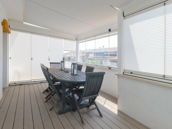 FOR SALE 🏡 Renovated Three-Bedroom Corner Penthouse with 96 m² of Terraces near Puerto Banús – Nueva Andalucía, Marbella 🇪🇸