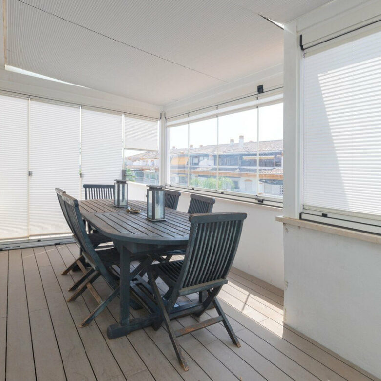 FOR SALE 🏡 Renovated Three-Bedroom Corner Penthouse with 96 m² of Terraces near Puerto Banús – Nueva Andalucía, Marbella 🇪🇸