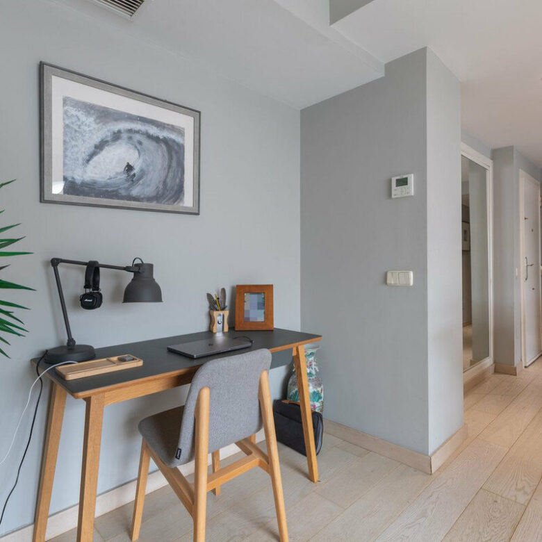 FOR SALE 🏡 Renovated Three-Bedroom Corner Penthouse with 96 m² of Terraces near Puerto Banús – Nueva Andalucía, Marbella 🇪🇸