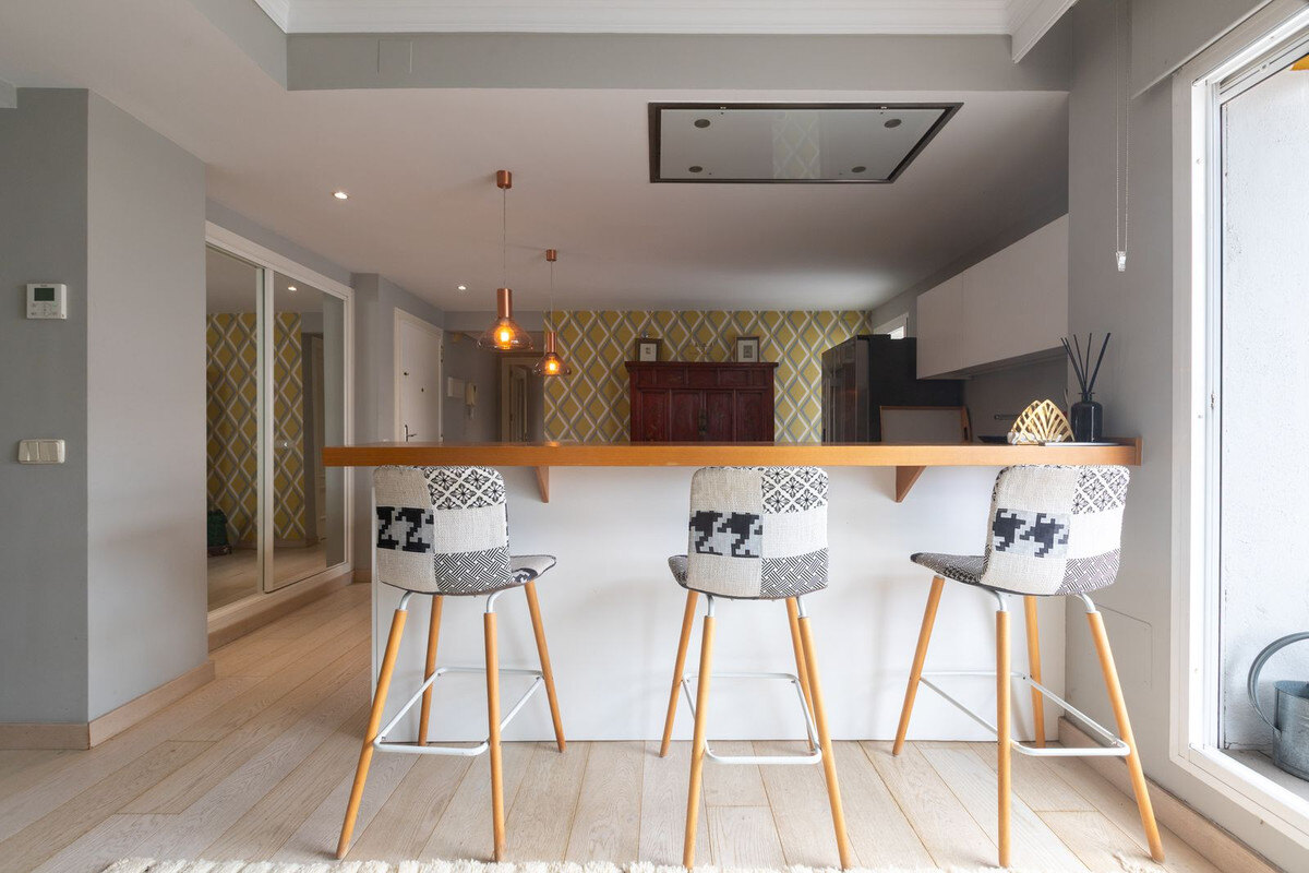 FOR SALE 🏡 Renovated Three-Bedroom Corner Penthouse with 96 m² of Terraces near Puerto Banús – Nueva Andalucía, Marbella 🇪🇸