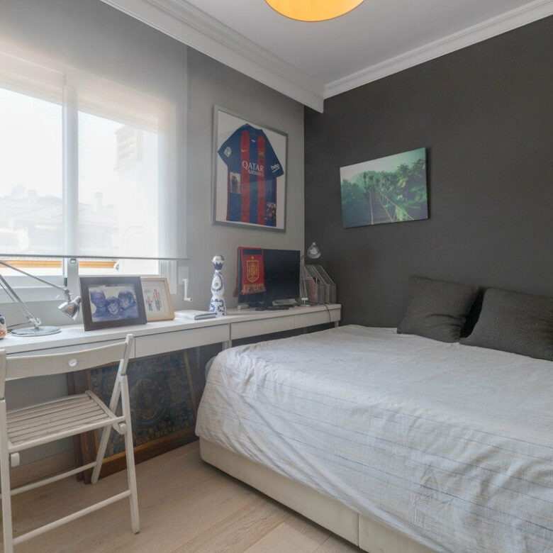 FOR SALE 🏡 Renovated Three-Bedroom Corner Penthouse with 96 m² of Terraces near Puerto Banús – Nueva Andalucía, Marbella 🇪🇸