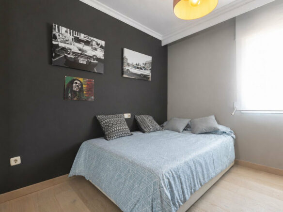 FOR SALE 🏡 Renovated Three-Bedroom Corner Penthouse with 96 m² of Terraces near Puerto Banús – Nueva Andalucía, Marbella 🇪🇸