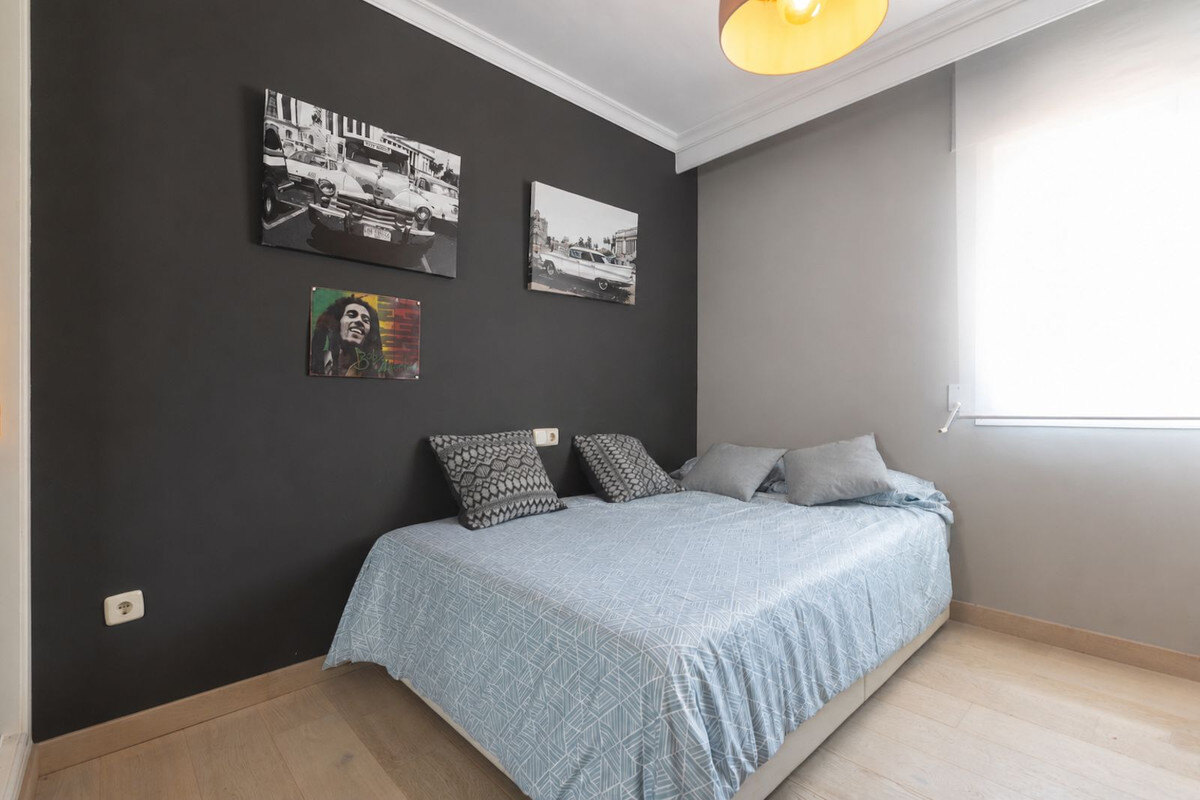 FOR SALE 🏡 Renovated Three-Bedroom Corner Penthouse with 96 m² of Terraces near Puerto Banús – Nueva Andalucía, Marbella 🇪🇸