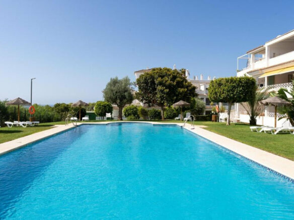 FOR SALE 🏡 Three-Bedroom Duplex Penthouse with 170 m² of Terraces and Sea Views – Río Real, Marbella 🇪🇸