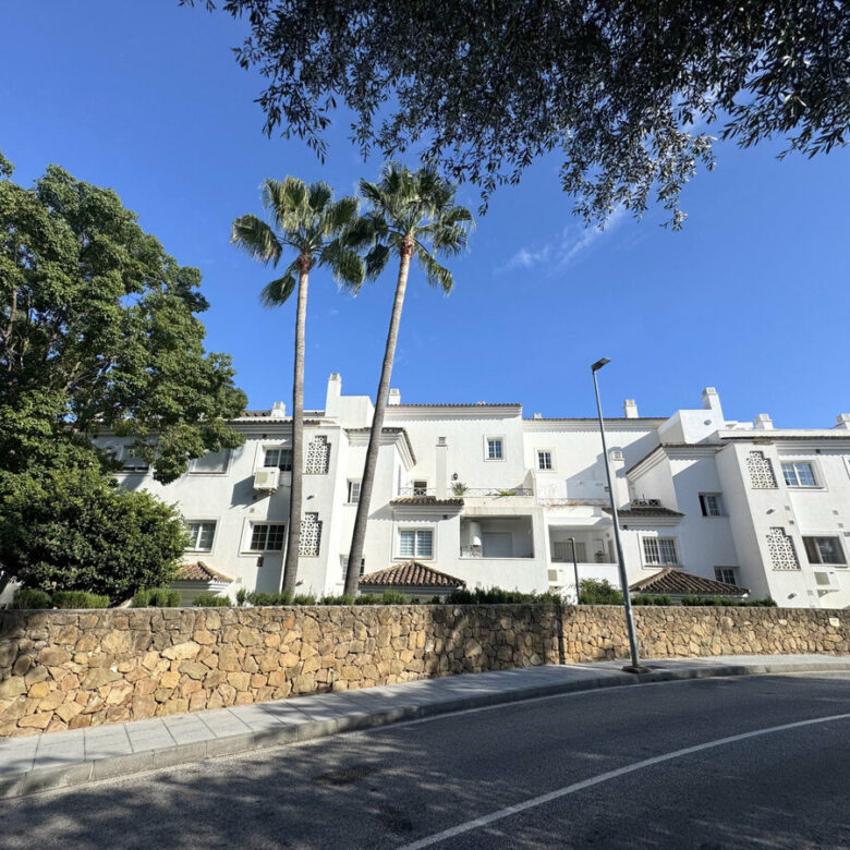 FOR SALE 🏡 Three-Bedroom Duplex Penthouse with 170 m² of Terraces and Sea Views – Río Real, Marbella 🇪🇸