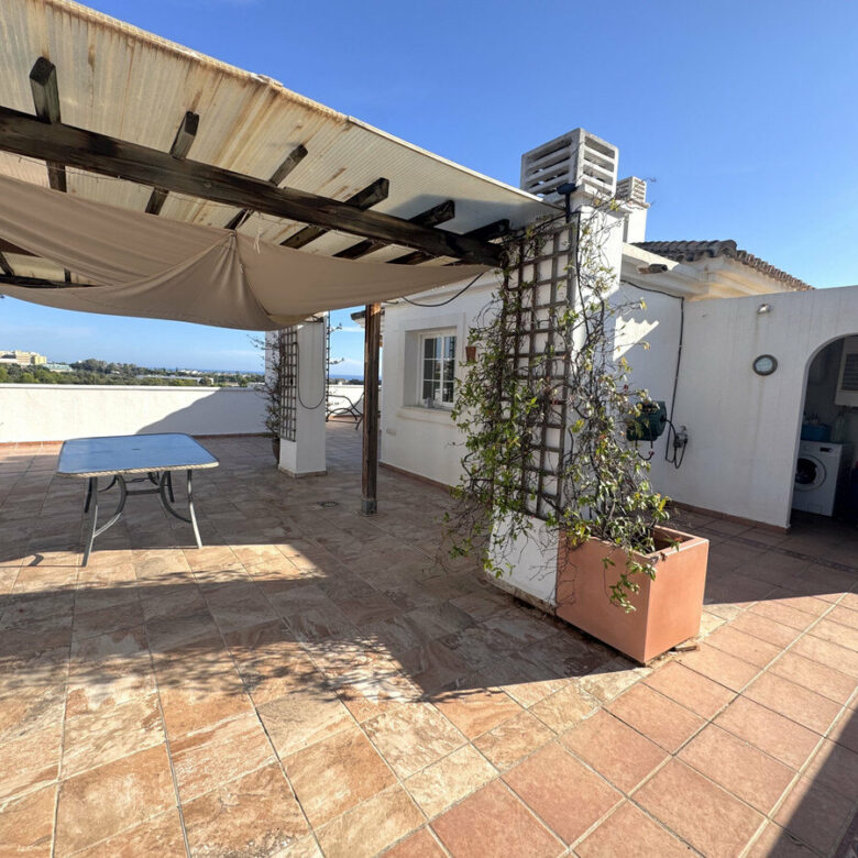 FOR SALE 🏡 Three-Bedroom Duplex Penthouse with 170 m² of Terraces and Sea Views – Río Real, Marbella 🇪🇸