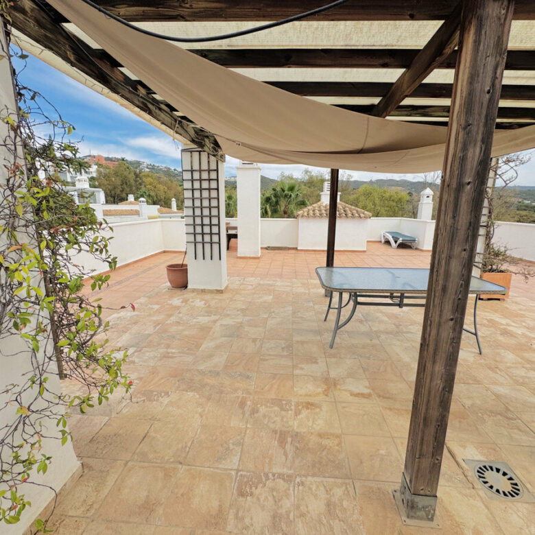 FOR SALE 🏡 Three-Bedroom Duplex Penthouse with 170 m² of Terraces and Sea Views – Río Real, Marbella 🇪🇸