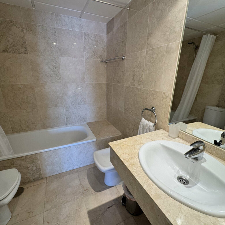 FOR SALE 🏡 Three-Bedroom Duplex Penthouse with 170 m² of Terraces and Sea Views – Río Real, Marbella 🇪🇸