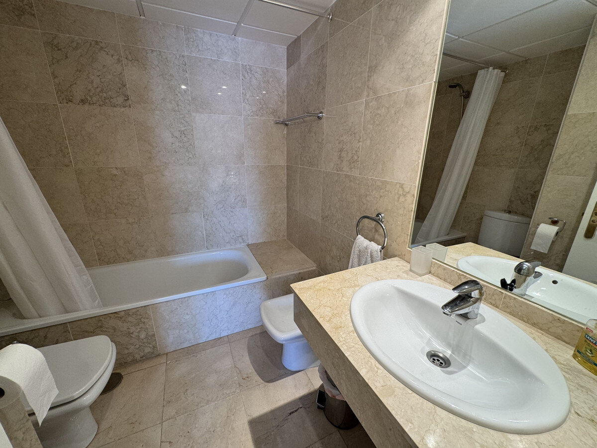 FOR SALE 🏡 Three-Bedroom Duplex Penthouse with 170 m² of Terraces and Sea Views – Río Real, Marbella 🇪🇸