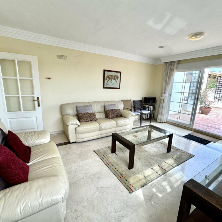 FOR SALE 🏡 Three-Bedroom Duplex Penthouse with 170 m² of Terraces and Sea Views – Río Real, Marbella 🇪🇸