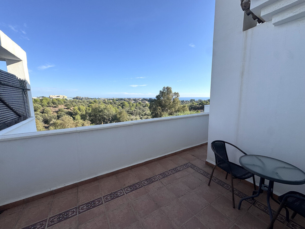FOR SALE 🏡 Three-Bedroom Duplex Penthouse with 170 m² of Terraces and Sea Views – Río Real, Marbella 🇪🇸