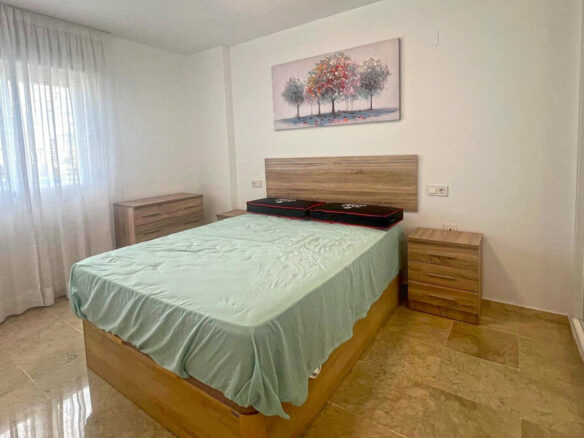 FOR SALE 🏡 Refurbished Three-Bedroom Apartment in a Beachfront Complex with Sea Views – Marbella Centre 🇪🇸