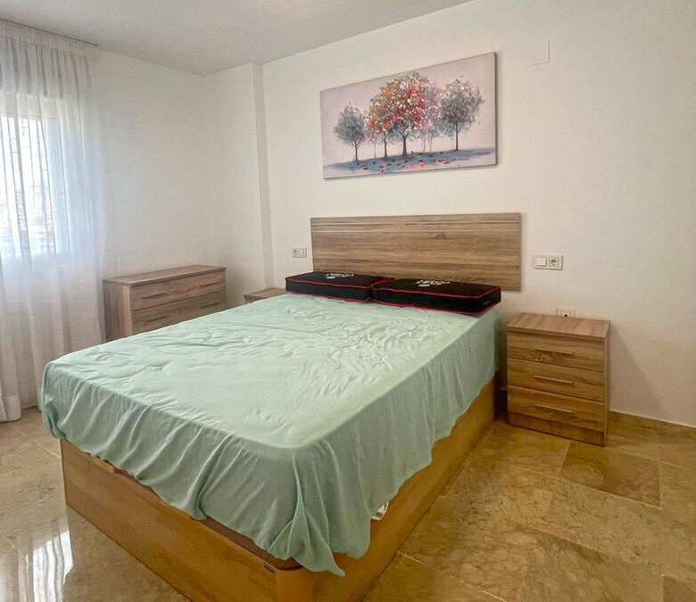 FOR SALE 🏡 Refurbished Three-Bedroom Apartment in a Beachfront Complex with Sea Views – Marbella Centre 🇪🇸