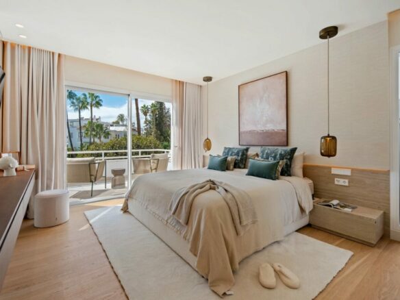 FOR SALE 🏡 Renovated Four-Bedroom Garden Duplex with Outdoor Kitchen, Frontline Golf – Los Naranjos, Nueva Andalucía 🇪🇸