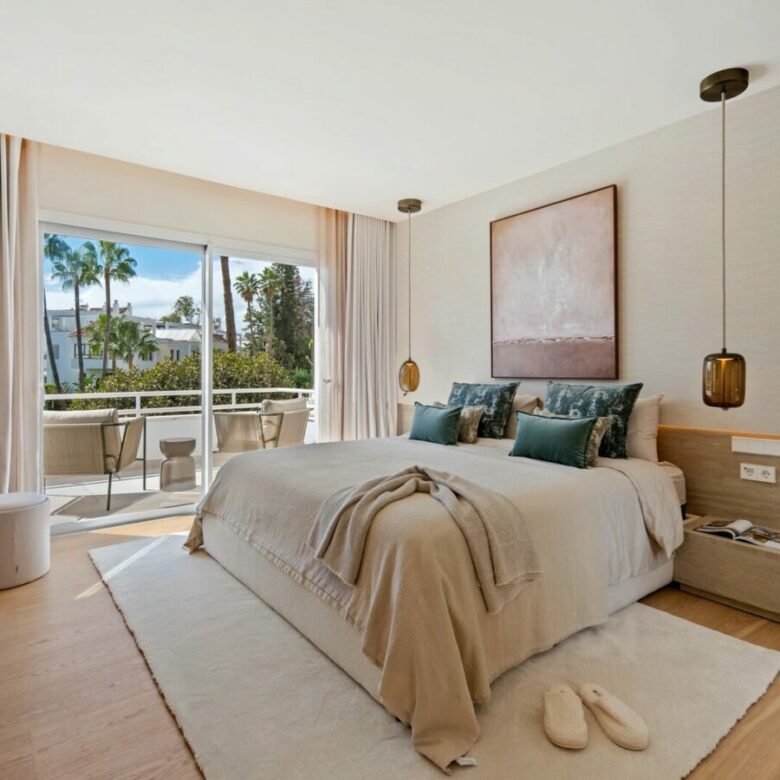 FOR SALE 🏡 Renovated Four-Bedroom Garden Duplex with Outdoor Kitchen, Frontline Golf – Los Naranjos, Nueva Andalucía 🇪🇸