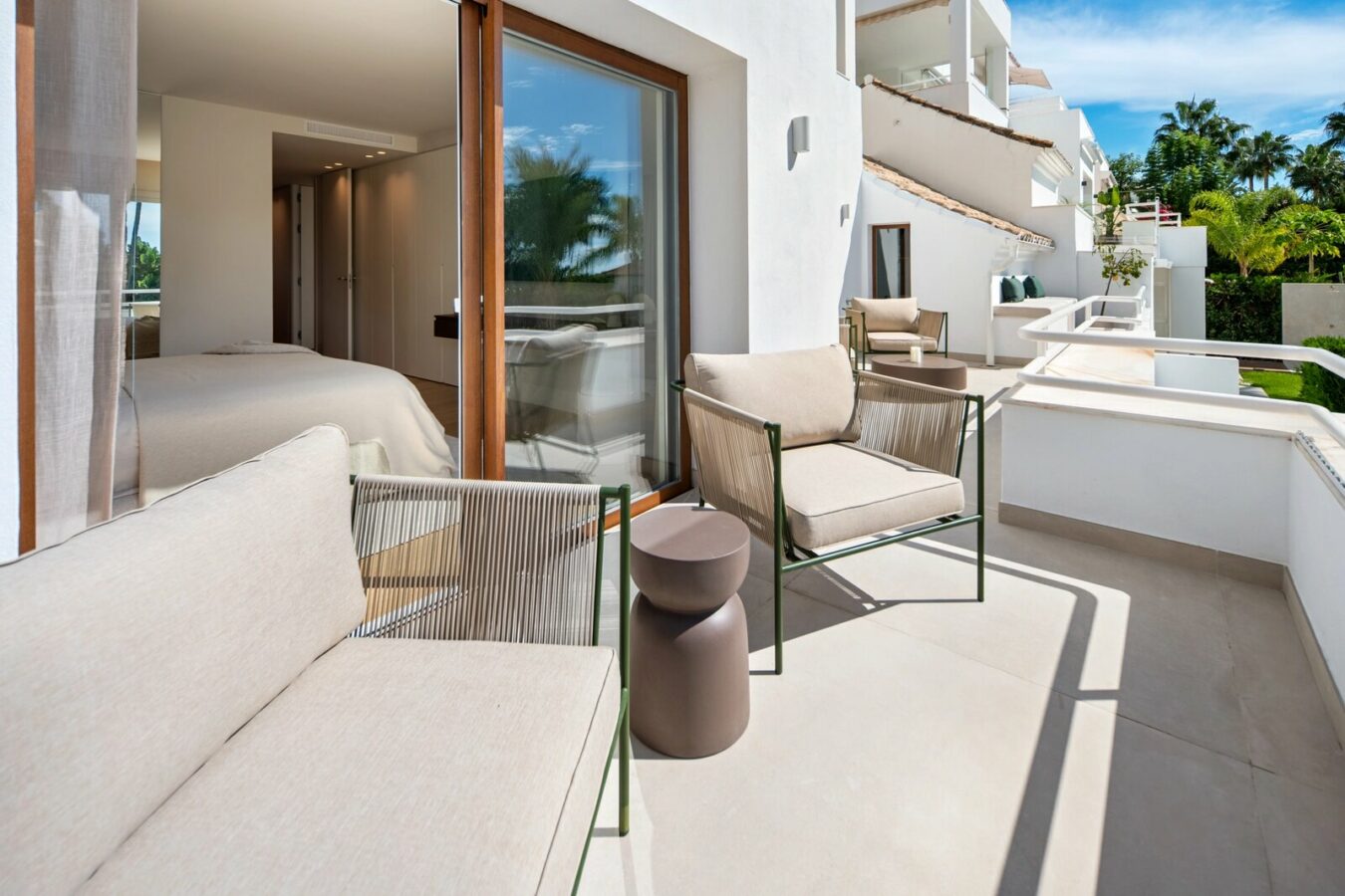 FOR SALE 🏡 Renovated Four-Bedroom Garden Duplex with Outdoor Kitchen, Frontline Golf – Los Naranjos, Nueva Andalucía 🇪🇸