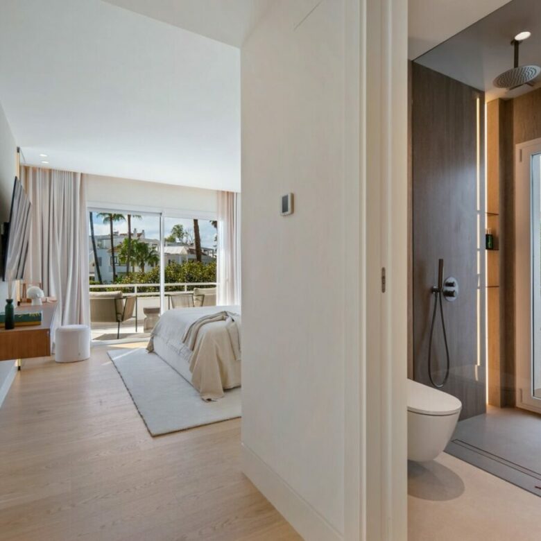 FOR SALE 🏡 Renovated Four-Bedroom Garden Duplex with Outdoor Kitchen, Frontline Golf – Los Naranjos, Nueva Andalucía 🇪🇸