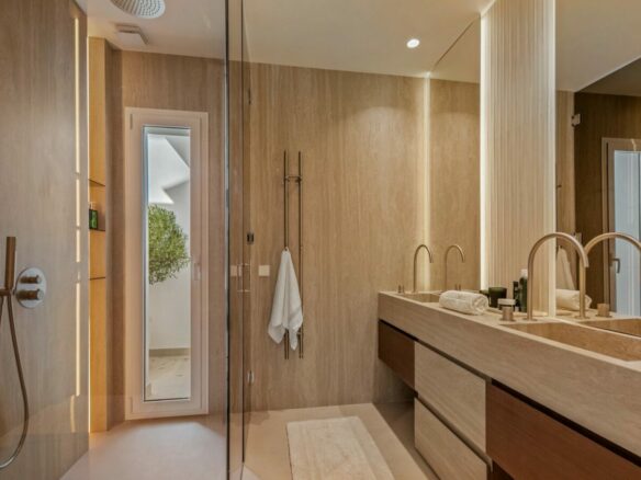 FOR SALE 🏡 Renovated Four-Bedroom Garden Duplex with Outdoor Kitchen, Frontline Golf – Los Naranjos, Nueva Andalucía 🇪🇸