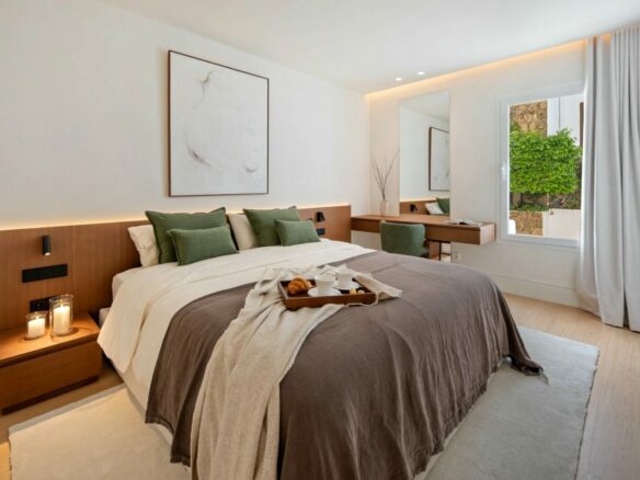 FOR SALE 🏡 Renovated Four-Bedroom Garden Duplex with Outdoor Kitchen, Frontline Golf – Los Naranjos, Nueva Andalucía 🇪🇸