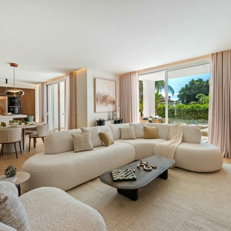 FOR SALE 🏡 Renovated Four-Bedroom Garden Duplex with Outdoor Kitchen, Frontline Golf – Los Naranjos, Nueva Andalucía 🇪🇸