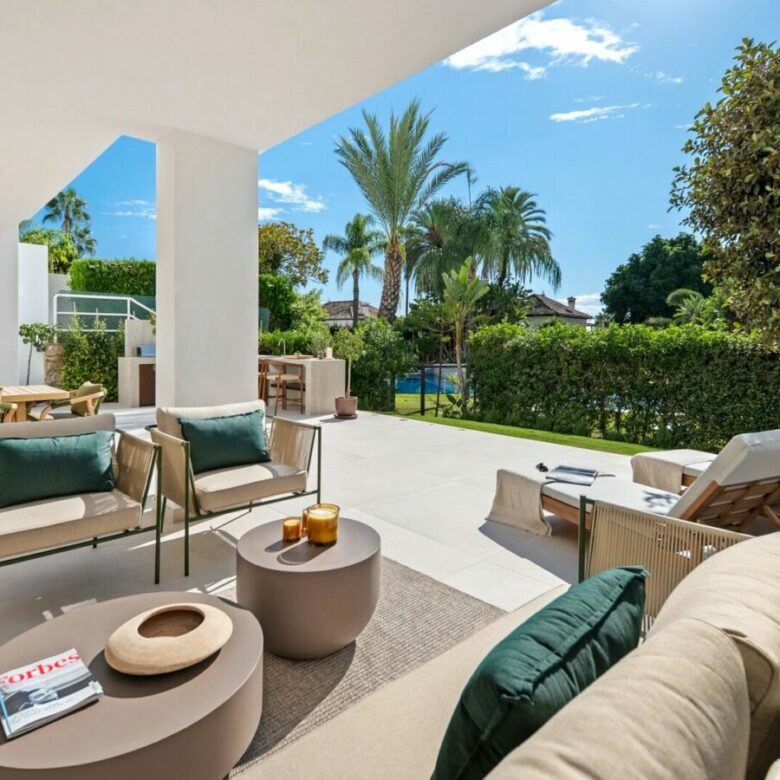FOR SALE 🏡 Renovated Four-Bedroom Garden Duplex with Outdoor Kitchen, Frontline Golf – Los Naranjos, Nueva Andalucía 🇪🇸