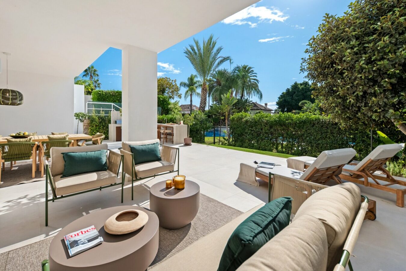 FOR SALE 🏡 Renovated Four-Bedroom Garden Duplex with Outdoor Kitchen, Frontline Golf – Los Naranjos, Nueva Andalucía 🇪🇸