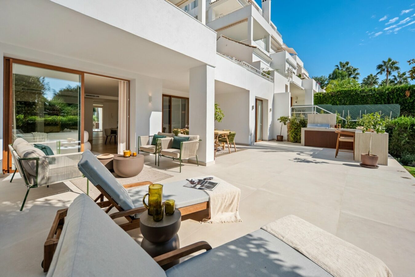 FOR SALE 🏡 Renovated Four-Bedroom Garden Duplex with Outdoor Kitchen, Frontline Golf – Los Naranjos, Nueva Andalucía 🇪🇸