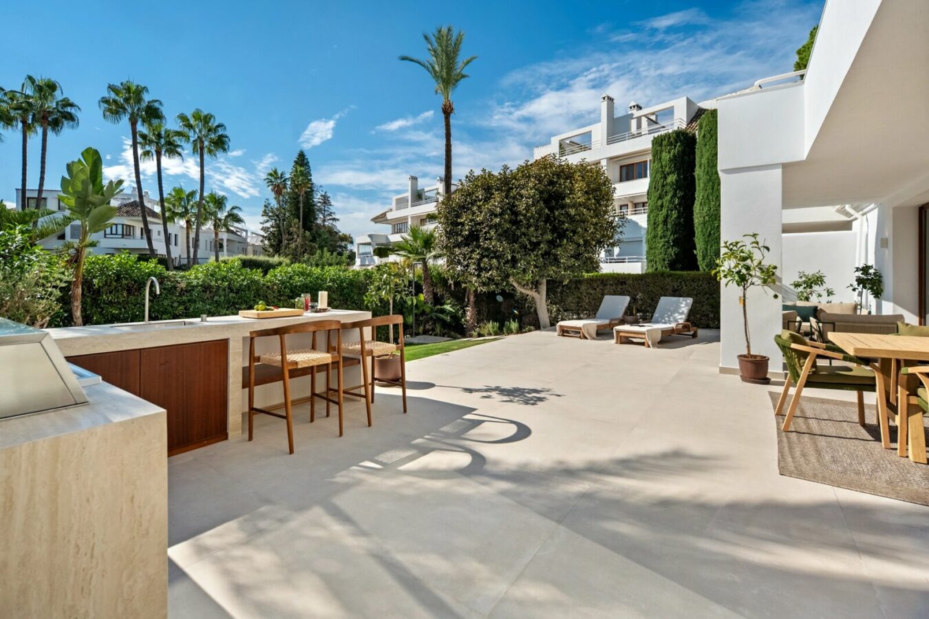 FOR SALE 🏡 Renovated Four-Bedroom Garden Duplex with Outdoor Kitchen, Frontline Golf – Los Naranjos, Nueva Andalucía 🇪🇸