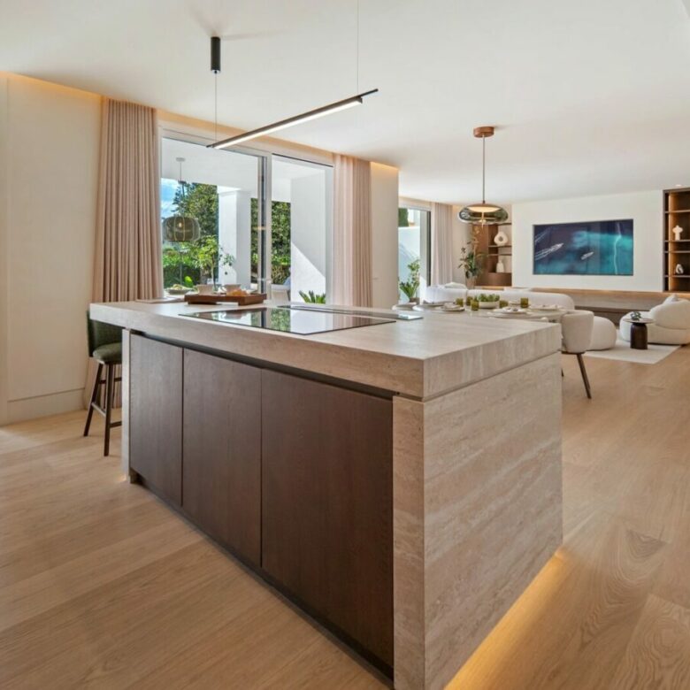 FOR SALE 🏡 Renovated Four-Bedroom Garden Duplex with Outdoor Kitchen, Frontline Golf – Los Naranjos, Nueva Andalucía 🇪🇸