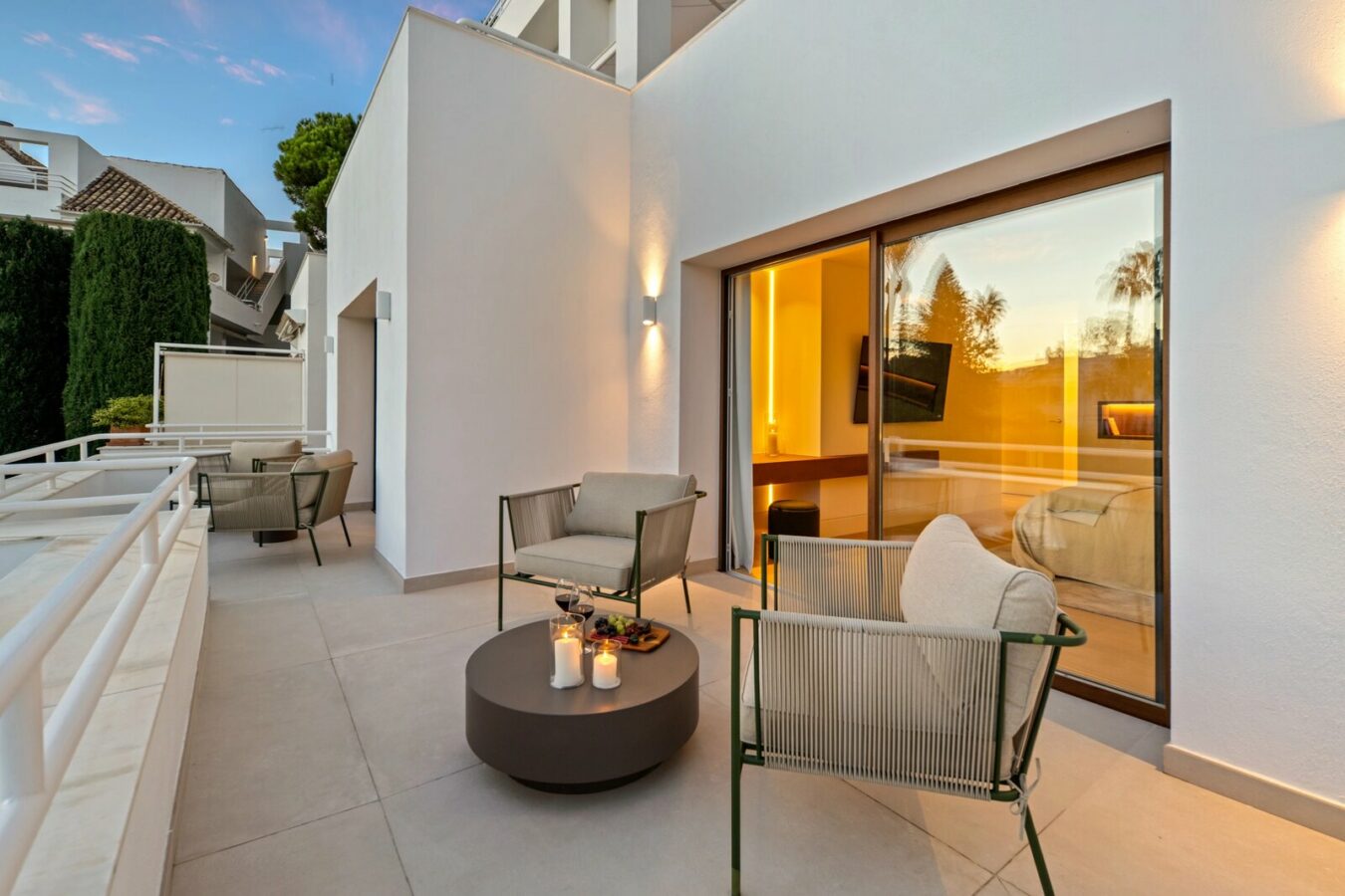 FOR SALE 🏡 Renovated Four-Bedroom Garden Duplex with Outdoor Kitchen, Frontline Golf – Los Naranjos, Nueva Andalucía 🇪🇸