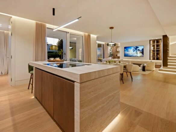 FOR SALE 🏡 Renovated Four-Bedroom Garden Duplex with Outdoor Kitchen, Frontline Golf – Los Naranjos, Nueva Andalucía 🇪🇸