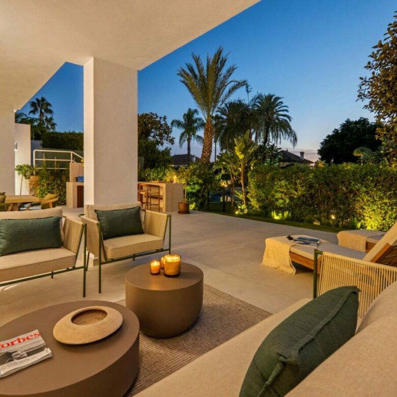 FOR SALE 🏡 Renovated Four-Bedroom Garden Duplex with Outdoor Kitchen, Frontline Golf – Los Naranjos, Nueva Andalucía 🇪🇸