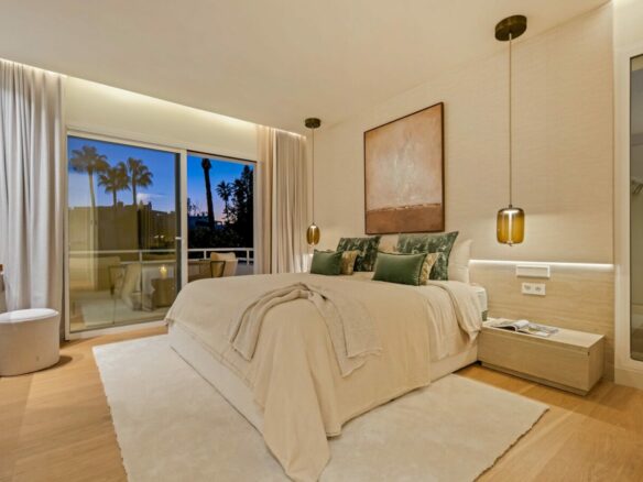 FOR SALE 🏡 Renovated Four-Bedroom Garden Duplex with Outdoor Kitchen, Frontline Golf – Los Naranjos, Nueva Andalucía 🇪🇸
