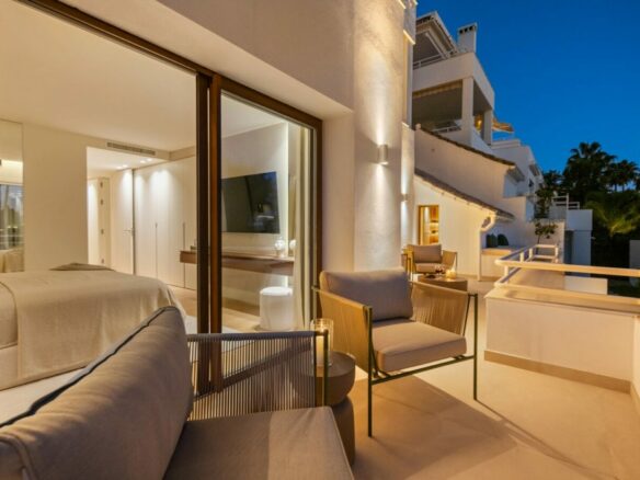 FOR SALE 🏡 Renovated Four-Bedroom Garden Duplex with Outdoor Kitchen, Frontline Golf – Los Naranjos, Nueva Andalucía 🇪🇸