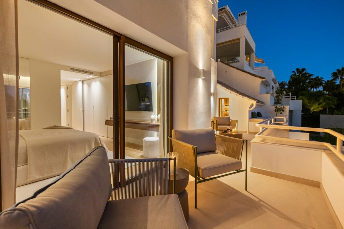 FOR SALE 🏡 Renovated Four-Bedroom Garden Duplex with Outdoor Kitchen, Frontline Golf – Los Naranjos, Nueva Andalucía 🇪🇸