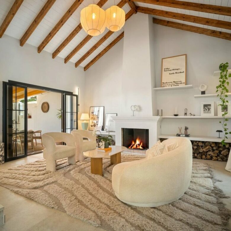 FOR SALE 🏡 Renovated Four-Bedroom Townhouse with Sea Views and Sauna in a Gated Community – Golden Mile, Marbella 🇪🇸