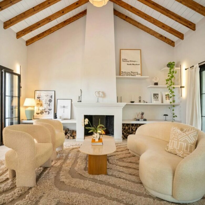 FOR SALE 🏡 Renovated Four-Bedroom Townhouse with Sea Views and Sauna in a Gated Community – Golden Mile, Marbella 🇪🇸