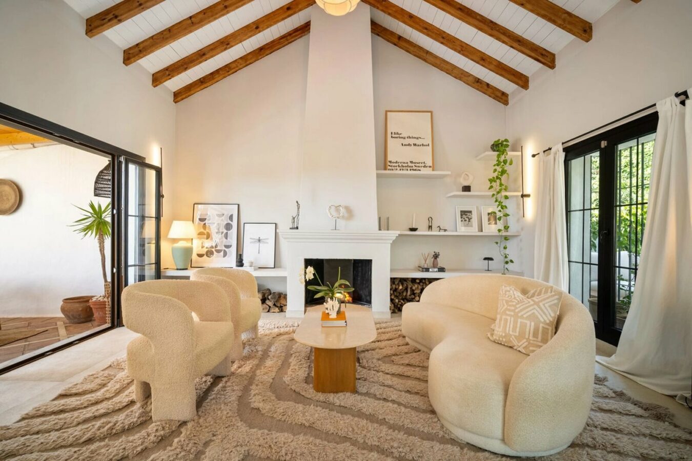 FOR SALE 🏡 Renovated Four-Bedroom Townhouse with Sea Views and Sauna in a Gated Community – Golden Mile, Marbella 🇪🇸