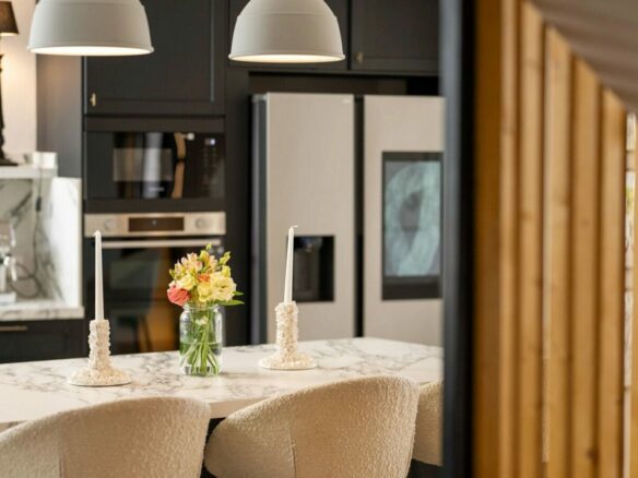 FOR SALE 🏡 Renovated Four-Bedroom Townhouse with Sea Views and Sauna in a Gated Community – Golden Mile, Marbella 🇪🇸