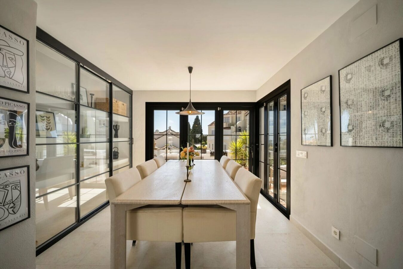 FOR SALE 🏡 Renovated Four-Bedroom Townhouse with Sea Views and Sauna in a Gated Community – Golden Mile, Marbella 🇪🇸