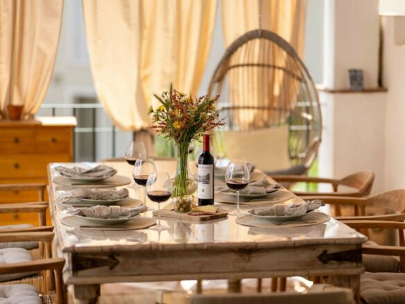 FOR SALE 🏡 Renovated Four-Bedroom Townhouse with Sea Views and Sauna in a Gated Community – Golden Mile, Marbella 🇪🇸