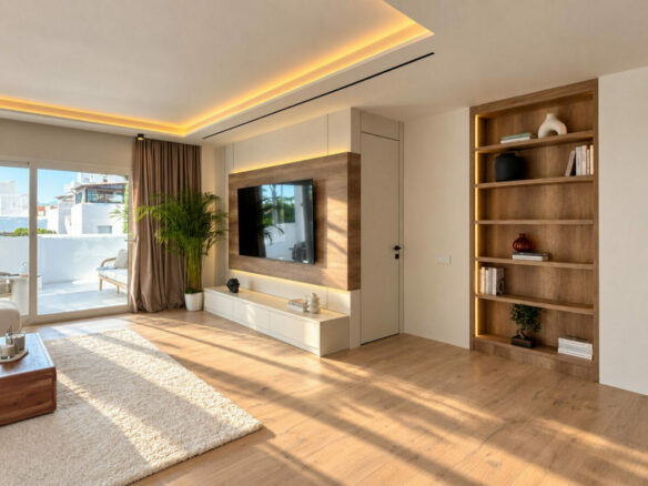 FOR SALE 🏡 Renovated Three-Bedroom Apartment with Terrace in a Gated Community – Nagüeles, Golden Mile, Marbella 🇪🇸
