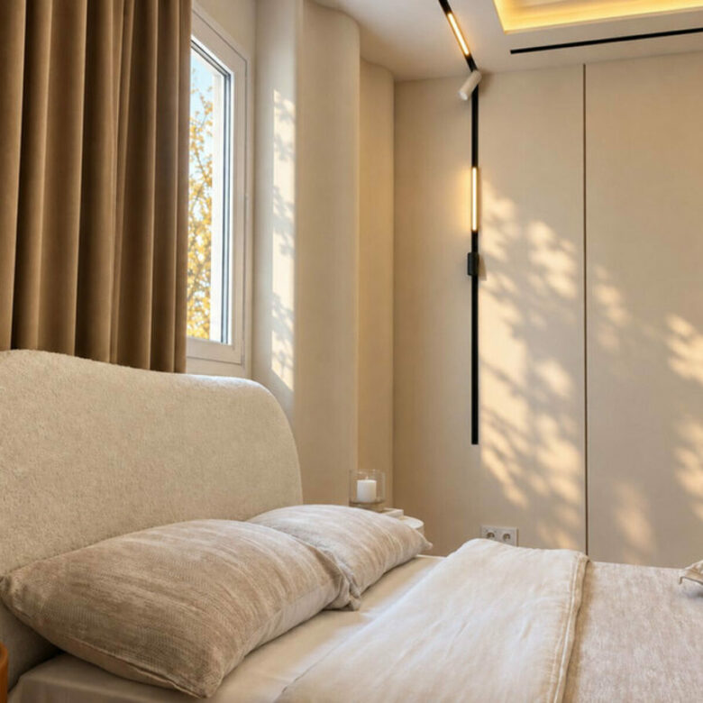 FOR SALE 🏡 Renovated Three-Bedroom Apartment with Terrace in a Gated Community – Nagüeles, Golden Mile, Marbella 🇪🇸