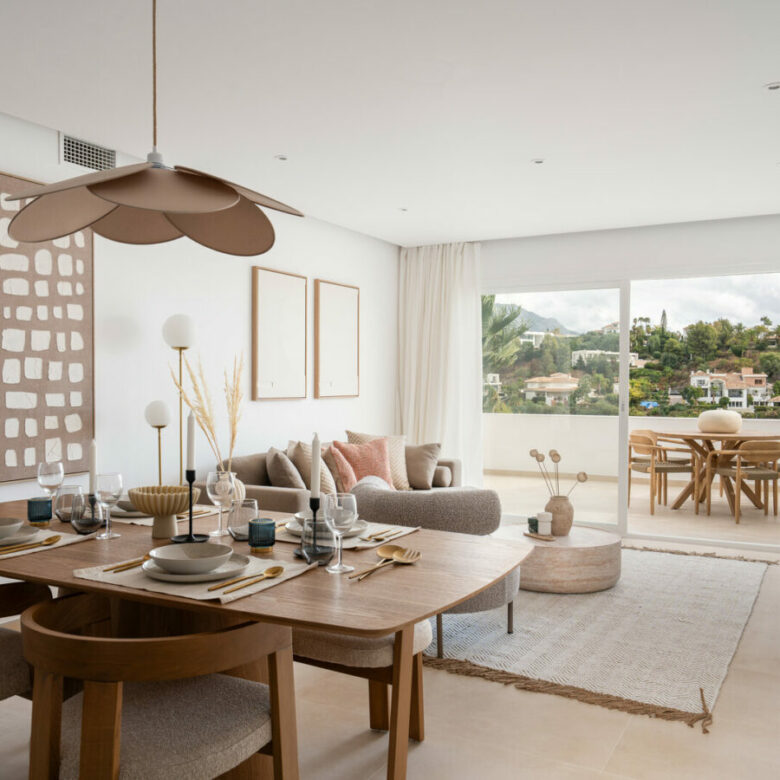 FOR SALE 🏡 Renovated Two-Bedroom Apartment with Sea, Golf and Mountain Views – La Quinta, Benahavís 🇪🇸