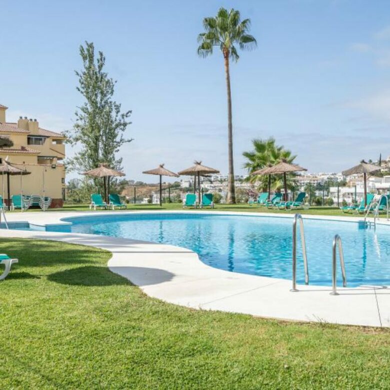 FOR SALE 🏡 Renovated Two-Bedroom Garden Apartment with Pool Views near the Golf – La Resina Golf, Estepona 🇪🇸