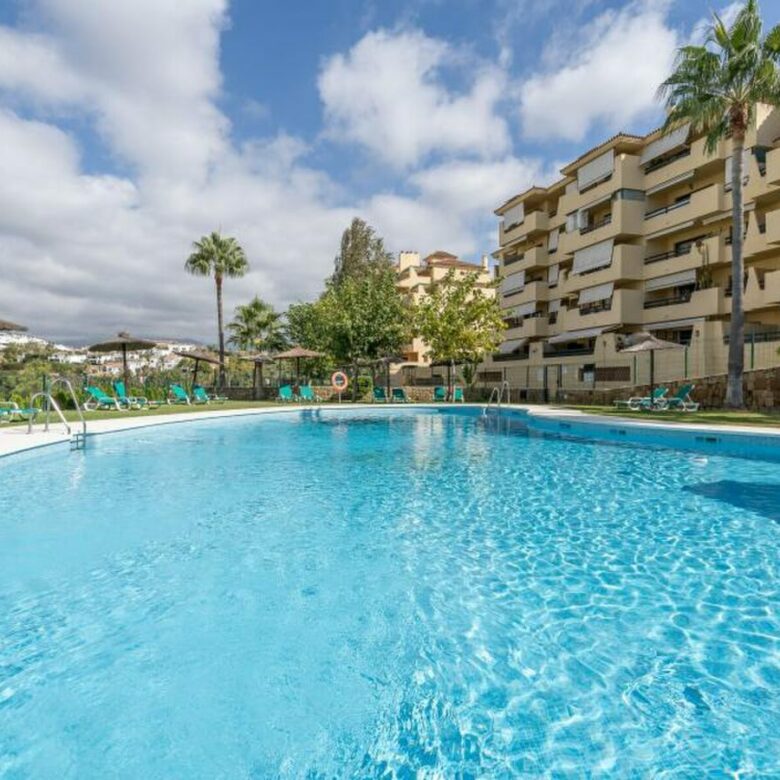 FOR SALE 🏡 Renovated Two-Bedroom Garden Apartment with Pool Views near the Golf – La Resina Golf, Estepona 🇪🇸