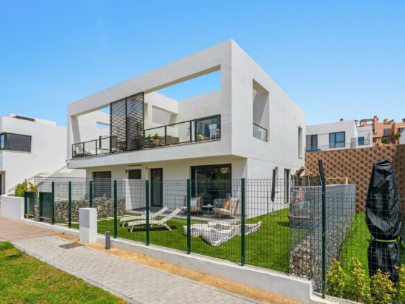 FOR SALE 🏡 New Three-Bedroom Semi-Detached Villa with Sea Views and Garden – Riviera del Sol, Mijas Costa 🇪🇸